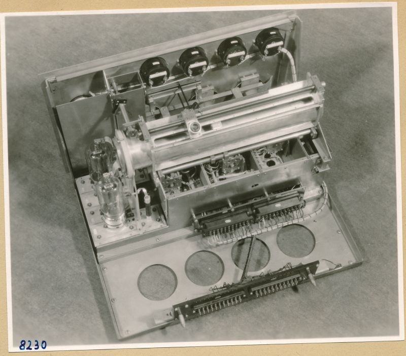 UKW - Tonsender 250 W - Einschub; Foto 1953 (www.industriesalon.de CC BY-SA)
