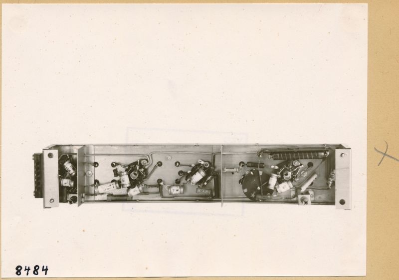 Spektrometer Bausteine Unterseite; Foto 1953 (www.industriesalon.de CC BY-SA)