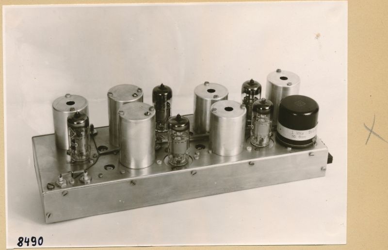 Spektrometer Bausteine; Foto 1953 (www.industriesalon.de CC BY-SA)