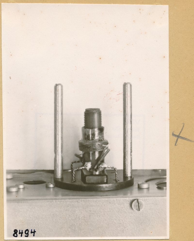 Spektrometer Baustein; Foto 1953 (www.industriesalon.de CC BY-SA)