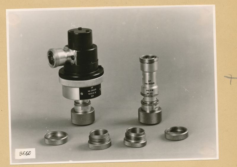 Absorptions-DämpfungzlinderHF 2845,  feste Teile 1/0,25 W, 10/0,25 W; Foto 1953 (www.industriesalon.de CC BY-SA)