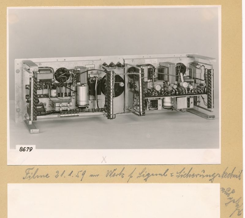 Einlagerungstelegrafie-Gerät - Einschub; Foto 1953 (www.industriesalon.de CC BY-SA)