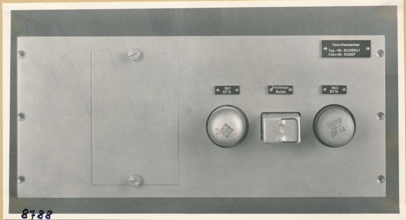 Einlagerungstelegrafie-Gerät Bauteil; Foto 1953 (www.industriesalon.de CC BY-SA)