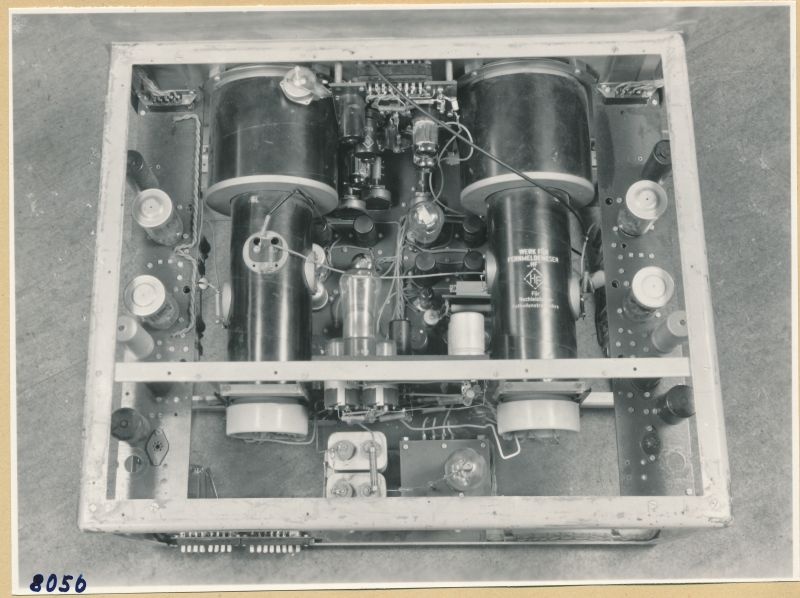 Bauteil eines Bildsenders, Innenansicht; Foto 1953 (www.industriesalon.de CC BY-SA)