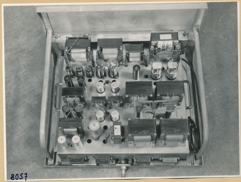 Bauteil eines Bildsenders, Innenansicht; Foto 1953 (www.industriesalon.de CC BY-SA)