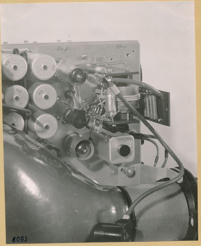 Allstrom-Fernsehempfänger, Detail; Foto 1953 (www.industriesalon.de CC BY-SA)