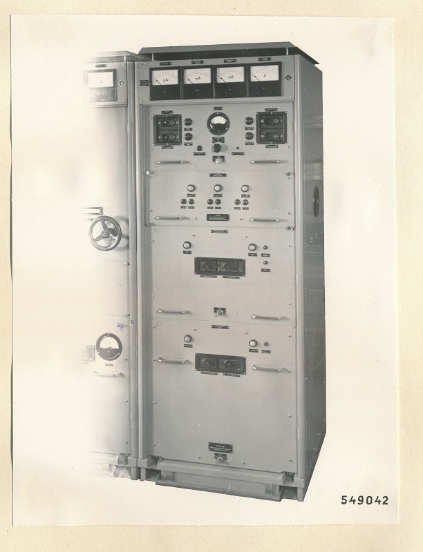Fernsehsender Bild und Ton, Schrank 4, Frontseite, Foto 1954 (www.industriesalon.de CC BY-SA)
