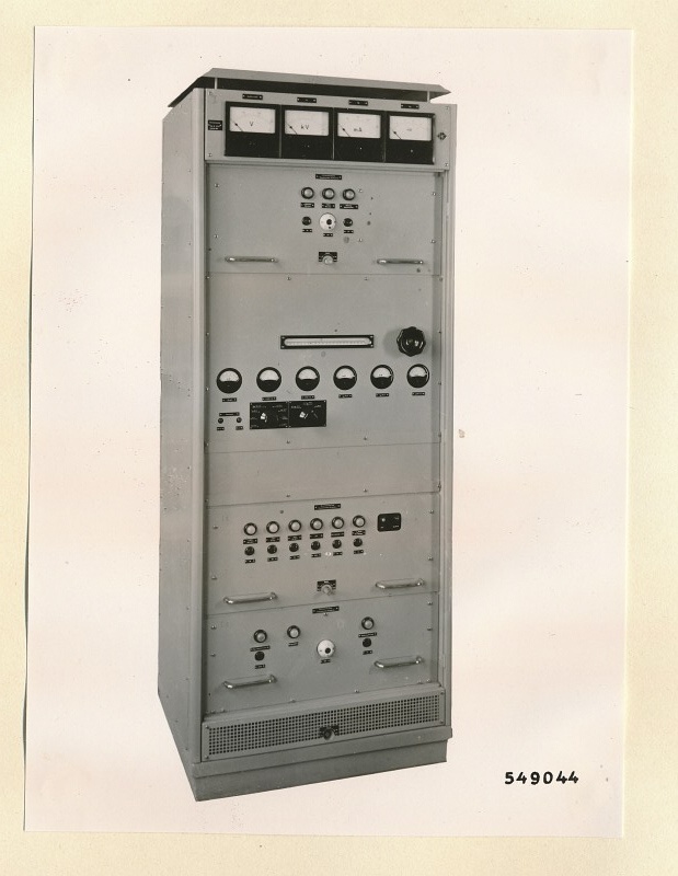 Fernsehsender Bild und Ton, Schrank 1, Frontseite, Foto 1954 (www.industriesalon.de CC BY-SA)