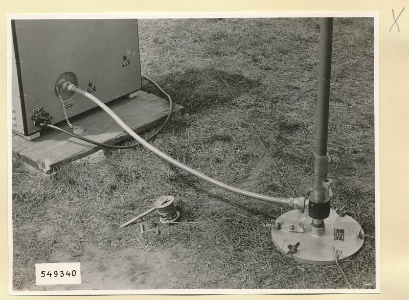 Normalfeld-Generator Typ HF 2849, Zubehör, Foto 1954 (www.industriesalon.de CC BY-SA)