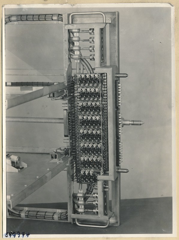 Pegelschreiber, Einschub Typ 06.14003.1, Oszillator Seitenansicht, Foto 1954 (www.industriesalon.de CC BY-SA)