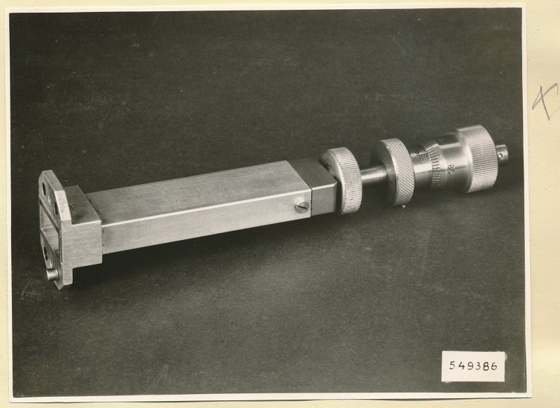 cm Bauteile 3, Foto 1954 (www.industriesalon.de CC BY-SA)