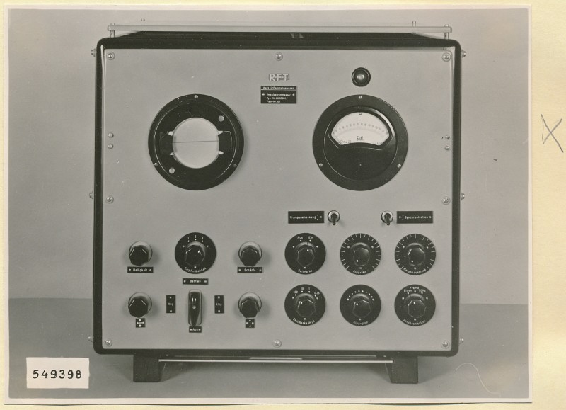 Impulsstrommesser Typ 06-95001.1, Vorderansicht, Foto 1954 (www.industriesalon.de CC BY-SA)