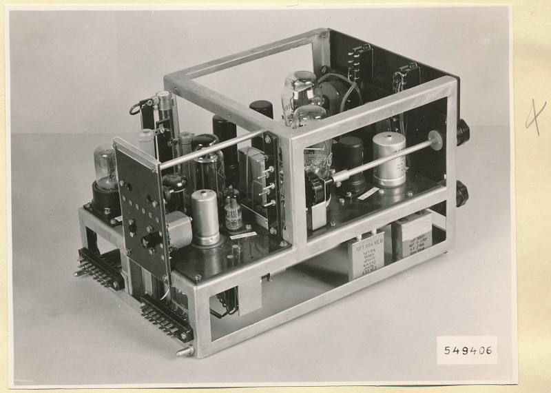 Impulsstrommesser Typ 06-95001.1, Kippgerät, Foto 1954 (www.industriesalon.de CC BY-SA)