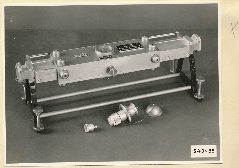 Hohlrohr-Meßleitung Typ Nr. G 475.140, Gerät, Rückseite, Foto 1954 (www.industriesalon.de CC BY-SA)