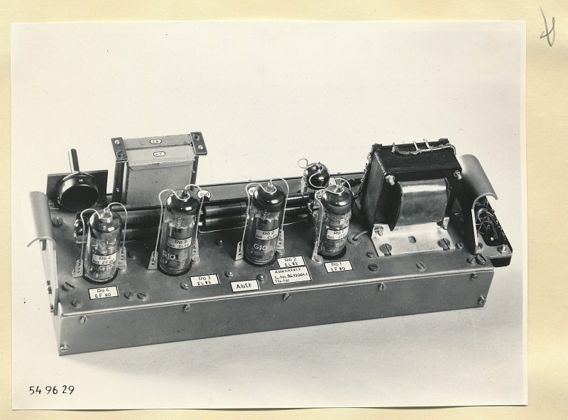 Spektrometer 3-12cm, Ablenkteil Typ  S.-Nr.96.720001.1, Draufsicht, Foto 1954 (www.industriesalon.de CC BY-SA)