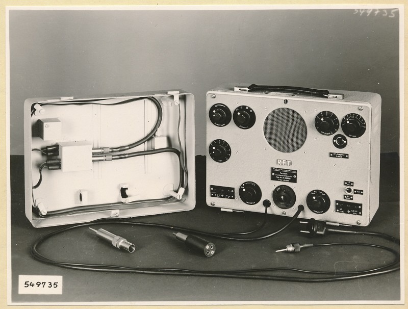 Fernseh-Kundendienst-Koffer Typ Nr. 06.98006.1 Gesamtansicht, Foto 1954 (www.industriesalon.de CC BY-SA)