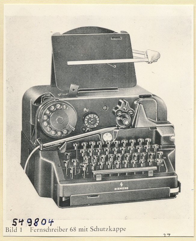 Repro "Der neue Fernschreiber" aus Siemenszeitschrift 1951/1, Foto 1954 (www.industriesalon.de CC BY-SA)