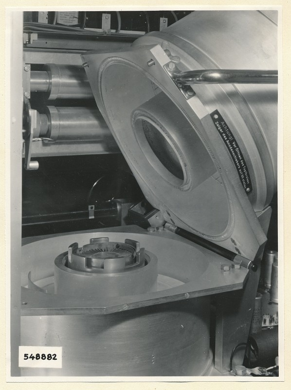 Fernsehsender, Topfkreis geöffnet, Foto 1954 (www.industriesalon.de CC BY-SA)