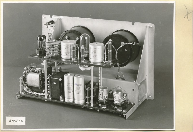 Modulationsgradmesser Typ 06-98007.1 Rückseite geöffnet, Foto 1954 (www.industriesalon.de CC BY-SA)