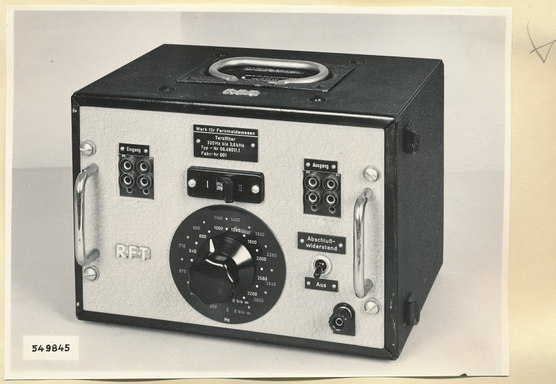 Terzfilter 320 MHz -3,6 KHz Typ Nr. 06.49011.1, Frontseite, Foto 1954 (www.industriesalon.de CC BY-SA)
