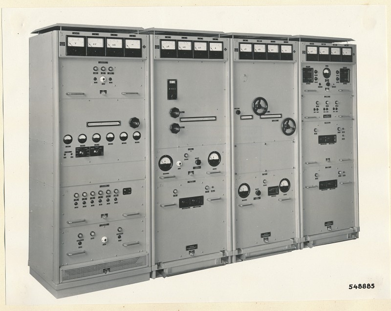 Fernsehsender, Schrankkombination, Frontseite, Foto 1954 (www.industriesalon.de CC BY-SA)