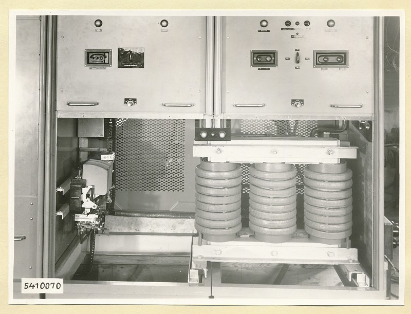 10-KW-UKW-Rundfunksender Typ Nr. G 506, Schrank 5 + 6 unten, Foto 1954 (www.industriesalon.de CC BY-SA)