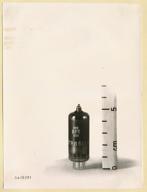 STR 85110 Stabilisator, Foto 1954 (www.industriesalon.de CC BY-SA)