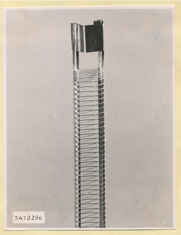 Gitter von Röhren 3, Foto 1954 (www.industriesalon.de CC BY-SA)