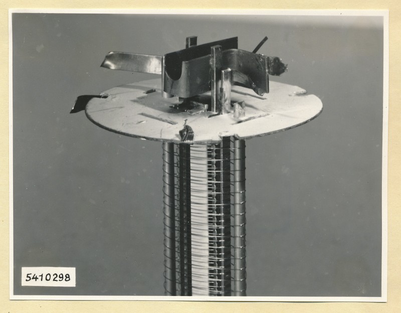Gitter von Röhren 5, Foto 1954 (www.industriesalon.de CC BY-SA)