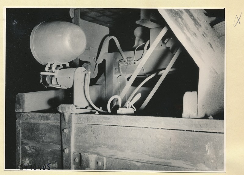 Auto-Überholungsgerät, Empfänger am LKW montiert 4, Foto 1954 (www.industriesalon.de CC BY-SA)