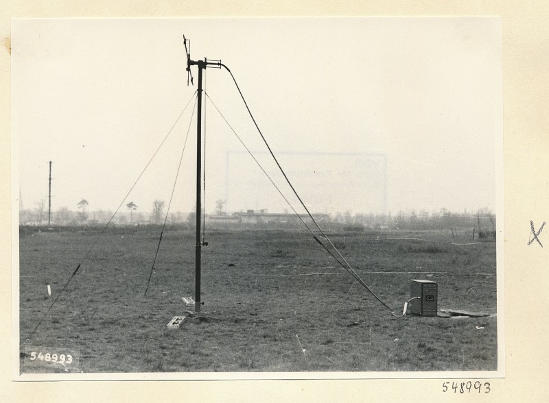 Normalfeld-Generator im Einsatz 3, Foto 1954 (www.industriesalon.de CC BY-SA)