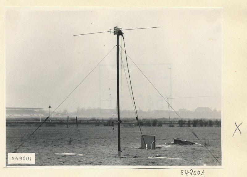 Normalfeld-Generator im Einsatz 11, Foto 1954 (www.industriesalon.de CC BY-SA)
