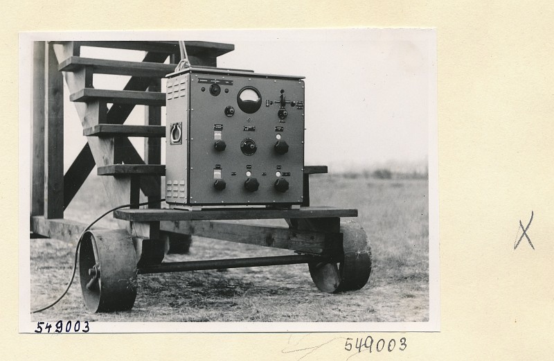 Normalfeld-Generator im Einsatz 13, Foto 1954 (www.industriesalon.de CC BY-SA)