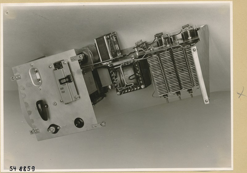 Anzeigeverstärker für Hohlrohrmessleitung, Teilansicht 1, Foto 1954 (www.industriesalon.de CC BY-SA)