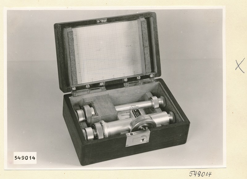 Regelbare Dämpfungsglieder Typ 00.29210.1 und 06.21005.1, Foto 1954 (www.industriesalon.de CC BY-SA)