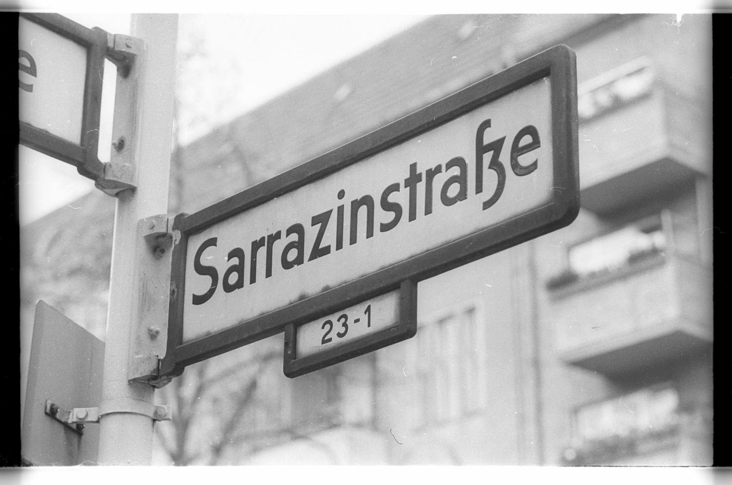 Kleinbildnegative: Hausfassaden, Sarrazinstraße, 1978 (Museen Tempelhof-Schöneberg/Jürgen Henschel RR-F)