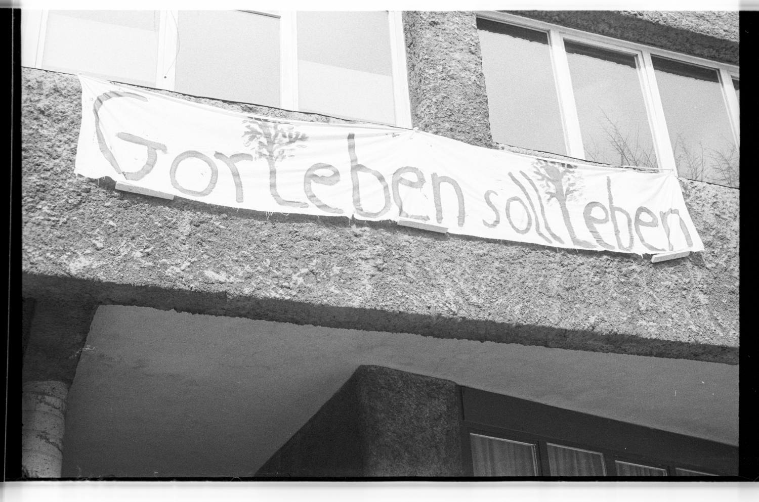 Kleinbildnegative: Transparent „Gorleben soll leben“, Hauptstraße, 1979 (Museen Tempelhof-Schöneberg/Jürgen Henschel RR-F)