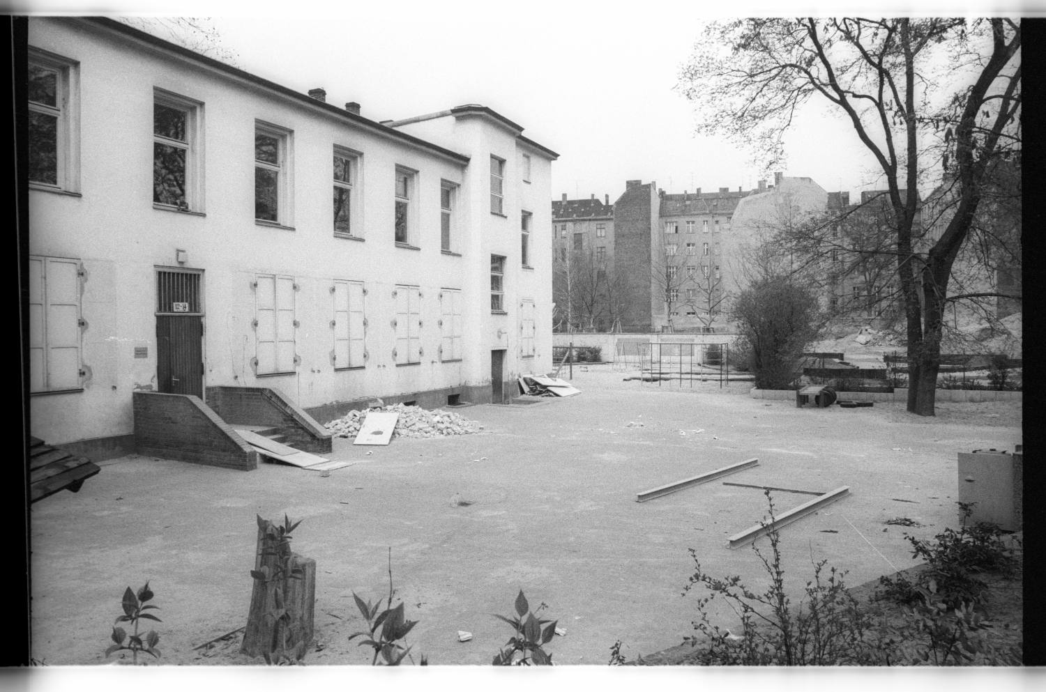 Kleinbildnegative: Baustelle, Freizeitgelände, Belziger Straße, 1979 (Museen Tempelhof-Schöneberg/Jürgen Henschel RR-F)