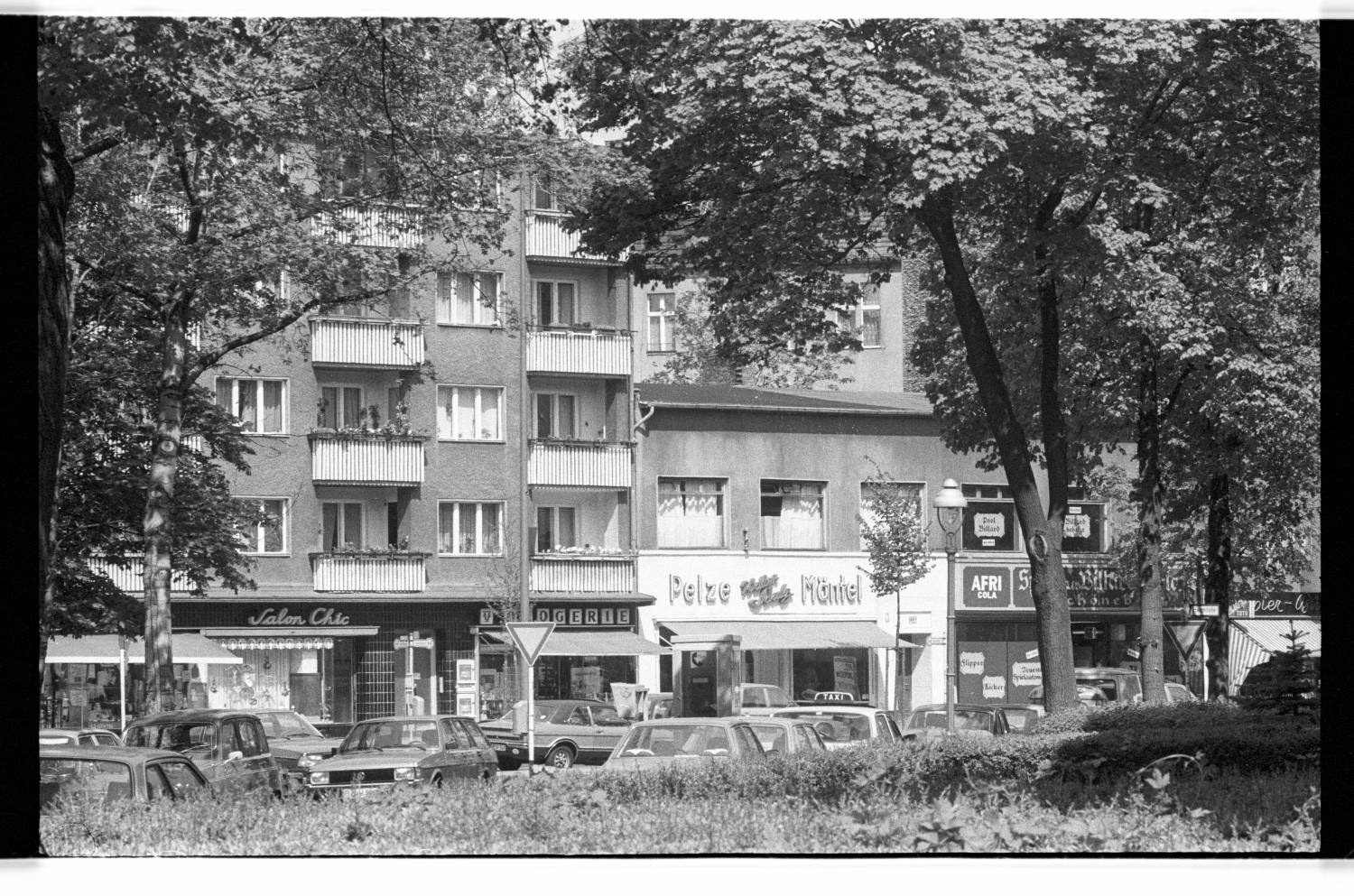 Kleinbildnegativ: Sponholzstraße, Rheinstraße mit ehemaligem Rathaus Friedenau, 1978 (Museen Tempelhof-Schöneberg/Jürgen Henschel RR-F)