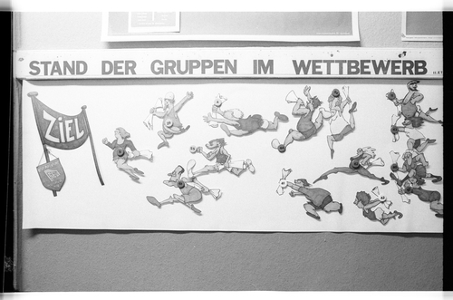 http://fhxb-museum.de/xmap/media/fotosammlungen/j__rgen_henschel__negative__1959_1991_/image/fhxb_jh_k02_0227_15_1500px.jpg (FHXB Friedrichshain-Kreuzberg Museum RR-F)
