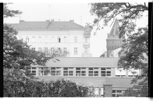 http://fhxb-museum.de/xmap/media/fotosammlungen/j__rgen_henschel__negative__1959_1991_/image/fhxb_jh_k02_0223_35_1500px.jpg (FHXB Friedrichshain-Kreuzberg Museum RR-F)