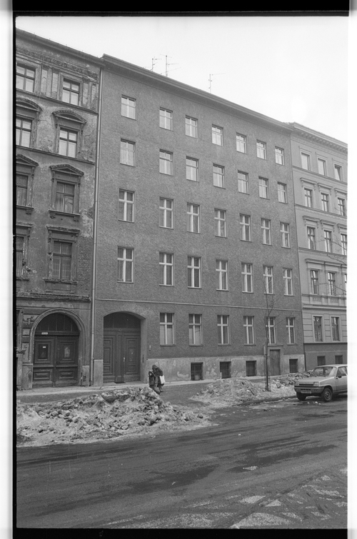 http://fhxb-museum.de/xmap/media/fotosammlungen/j__rgen_henschel__negative__1959_1991_/image/fhxb_jh_k02_0243_30_1500px.jpg (FHXB Friedrichshain-Kreuzberg Museum RR-F)