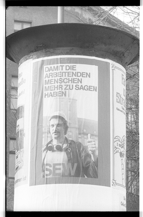http://fhxb-museum.de/xmap/media/fotosammlungen/j__rgen_henschel__negative__1959_1991_/image/fhxb_jh_k02_0240_11_1500px.jpg (FHXB Friedrichshain-Kreuzberg Museum RR-F)