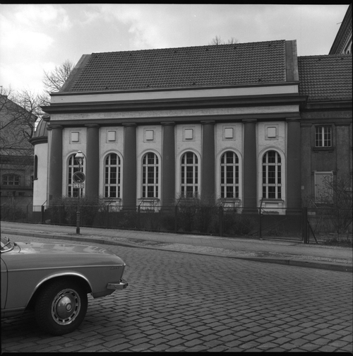 http://fhxb-museum.de/xmap/media/fotosammlungen/j__rgen_henschel__negative__1959_1991_/image/fhxb_jh_k02_0259_MF_04_1500px.jpg (FHXB Friedrichshain-Kreuzberg Museum RR-F)