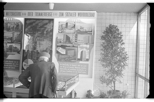 http://fhxb-museum.de/xmap/media/fotosammlungen/j__rgen_henschel__negative__1959_1991_/image/fhxb_jh_k02_0255_1_01_1500px.jpg (FHXB Friedrichshain-Kreuzberg Museum RR-F)