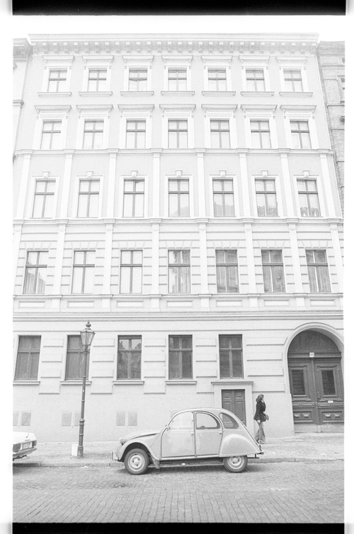 http://fhxb-museum.de/xmap/media/fotosammlungen/j__rgen_henschel__negative__1959_1991_/image/fhxb_jh_k02_0256_2_11_1500px.jpg (FHXB Friedrichshain-Kreuzberg Museum RR-F)