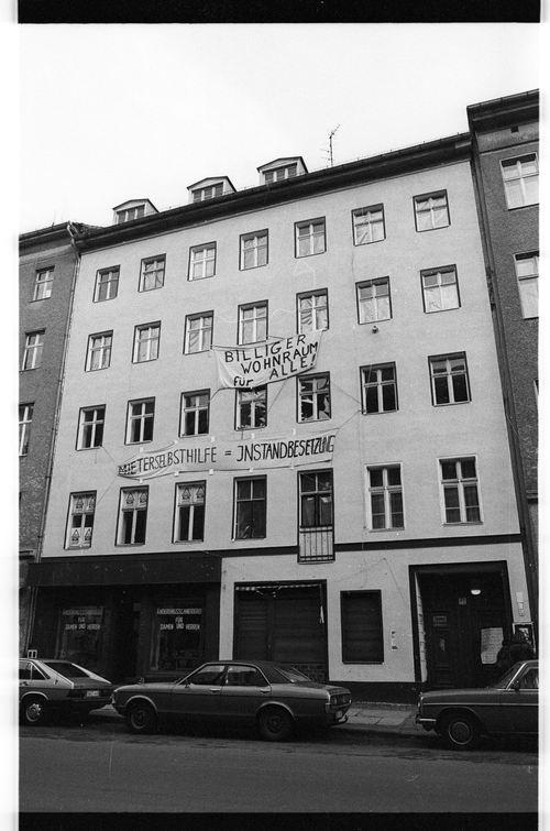 http://fhxb-museum.de/xmap/media/fotosammlungen/j__rgen_henschel__negative__1959_1991_/image/fhxb_jh_k02_0289_14_1500px.jpg (FHXB Friedrichshain-Kreuzberg Museum RR-F)