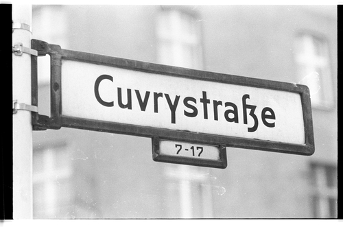 http://fhxb-museum.de/xmap/media/fotosammlungen/j__rgen_henschel__negative__1959_1991_/image/fhxb_jh_k02_0295_18_1500px.jpg (FHXB Friedrichshain-Kreuzberg Museum RR-F)