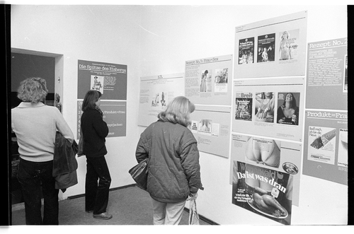 http://fhxb-museum.de/xmap/media/fotosammlungen/j__rgen_henschel__negative__1959_1991_/image/fhxb_jh_k02_0298_16_1500px.jpg (FHXB Friedrichshain-Kreuzberg Museum RR-F)