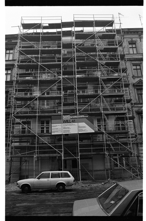http://fhxb-museum.de/xmap/media/fotosammlungen/j__rgen_henschel__negative__1959_1991_/image/fhxb_jh_k02_0305_24_1500px.jpg (FHXB Friedrichshain-Kreuzberg Museum RR-F)